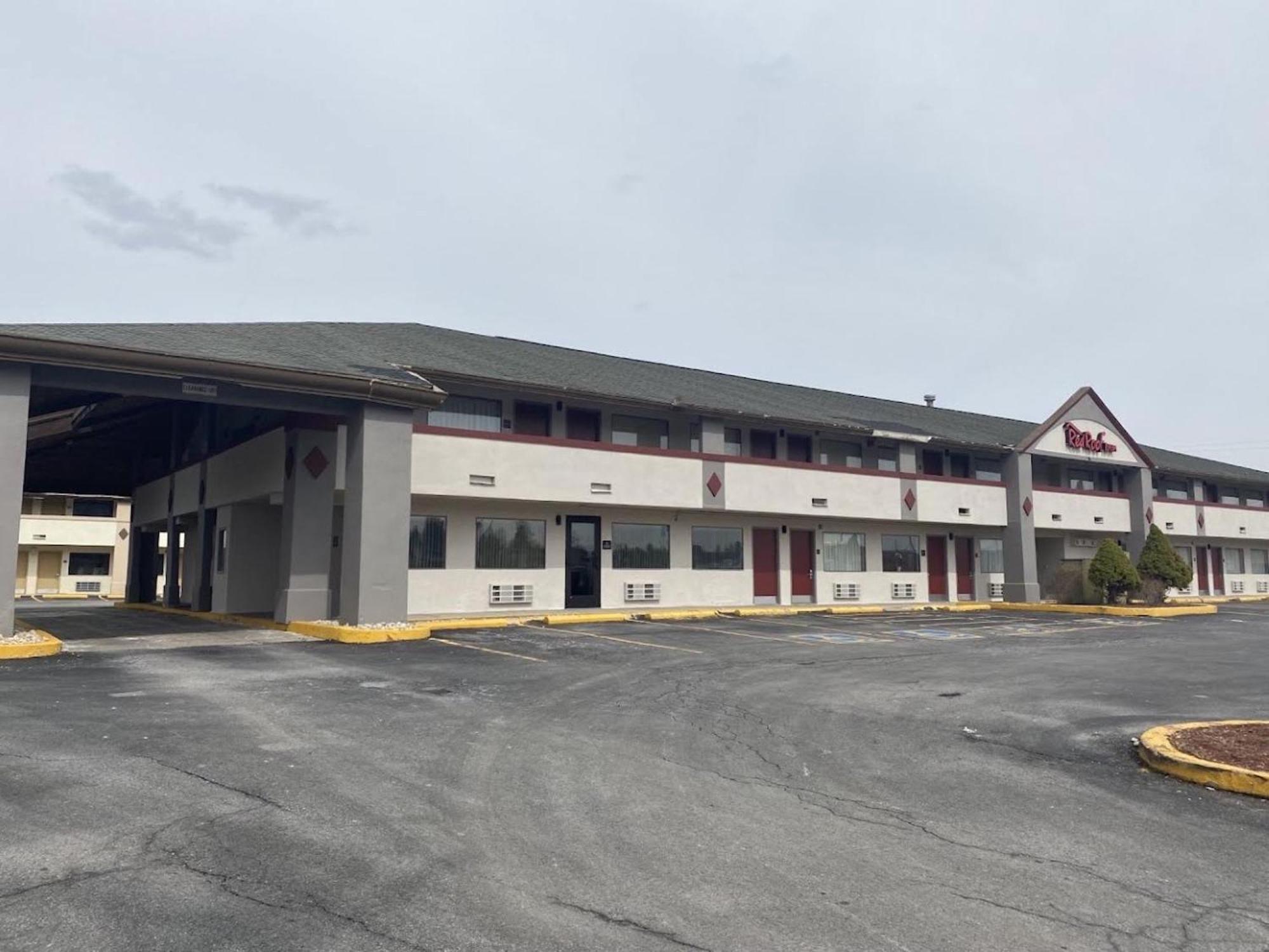 Red Roof Inn Somerset, Pa Buitenkant foto